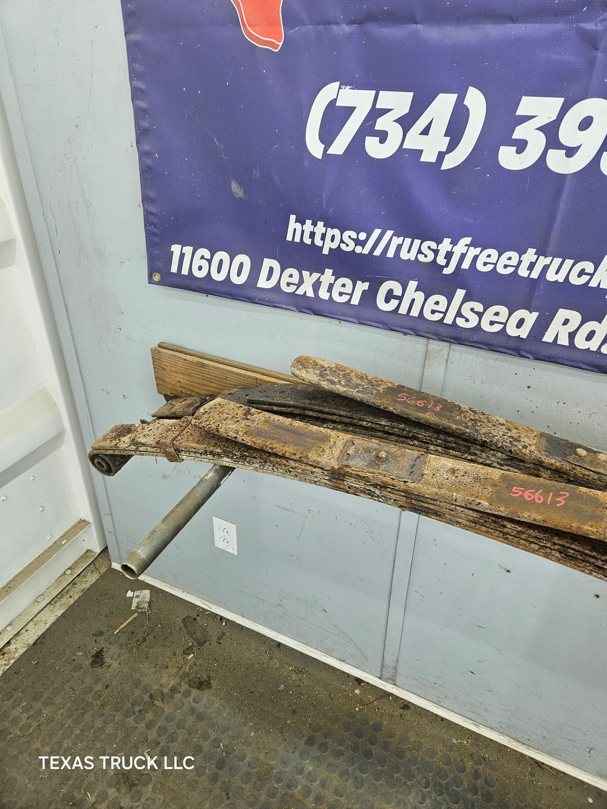 1999-2007 Ford F250 F350 Super Duty Rear Leaf Springs - Pair