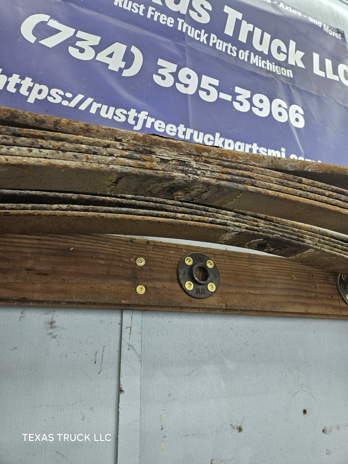 1999-2007 Ford F250 F350 Super Duty Rear Leaf Springs - Pair