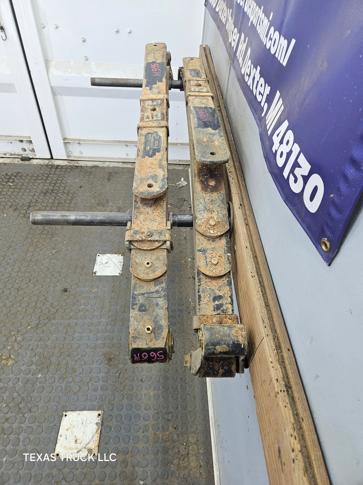 1999-2007 Ford F250 F350 Super Duty Rear Leaf Springs - Pair