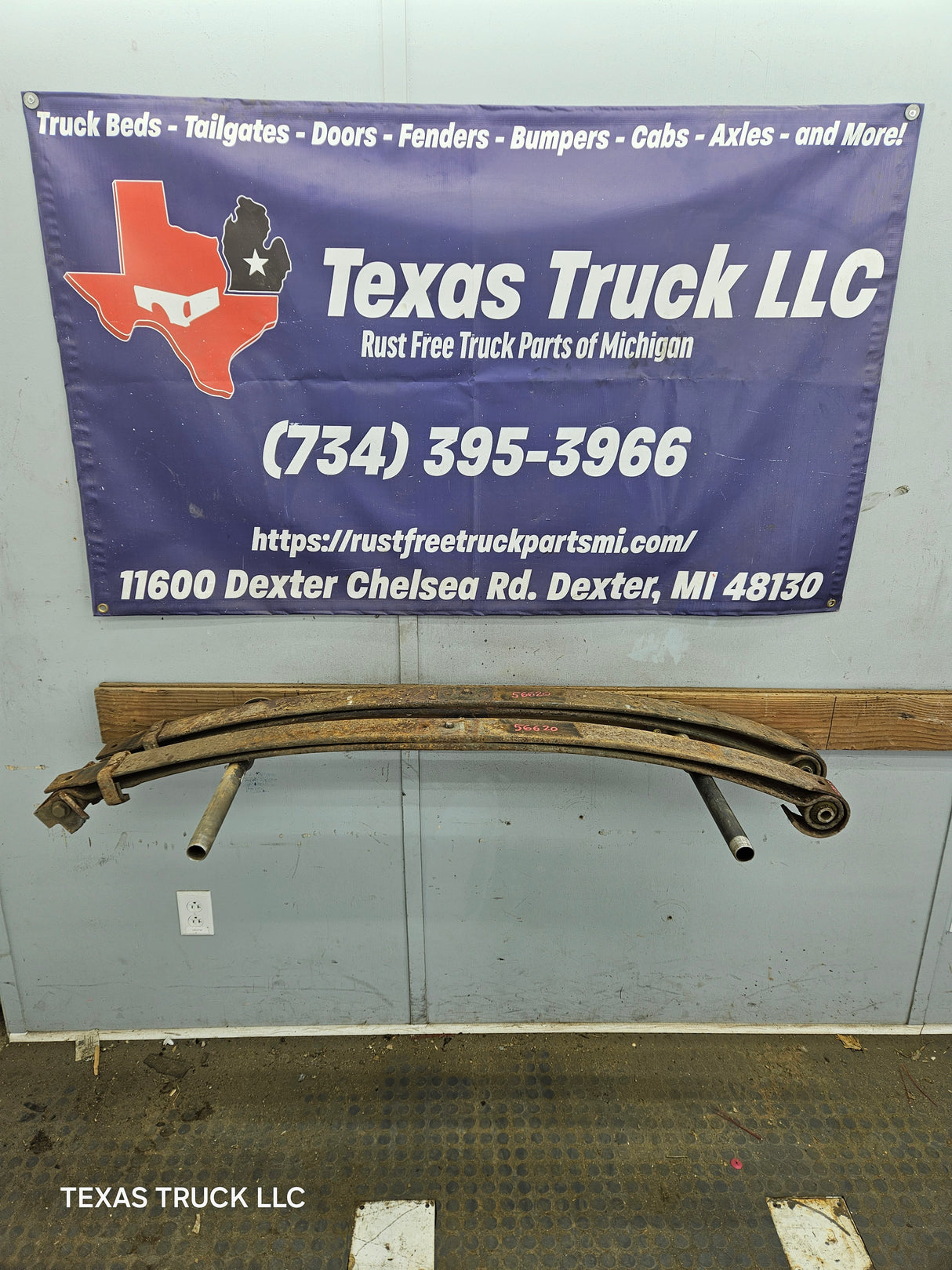 1999-2004 Ford F250 F350 Super Duty Excursion Front Leaf Springs - Pair