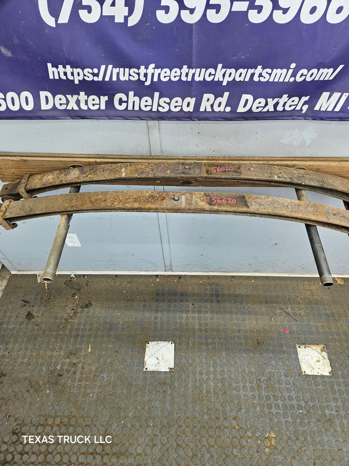 1999-2004 Ford F250 F350 Super Duty Excursion Front Leaf Springs - Pair
