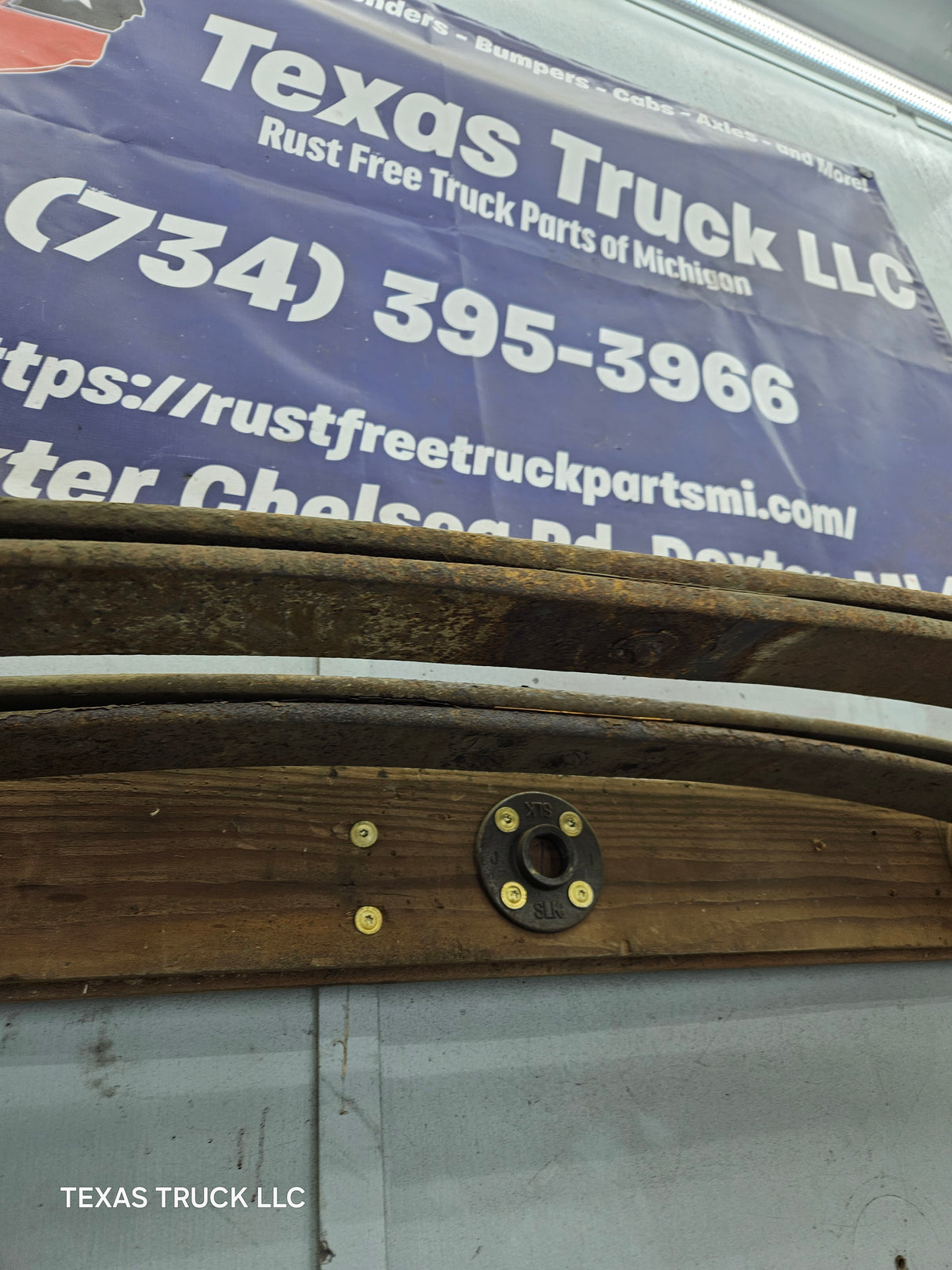 1999-2004 Ford F250 F350 Super Duty Excursion Front Leaf Springs - Pair