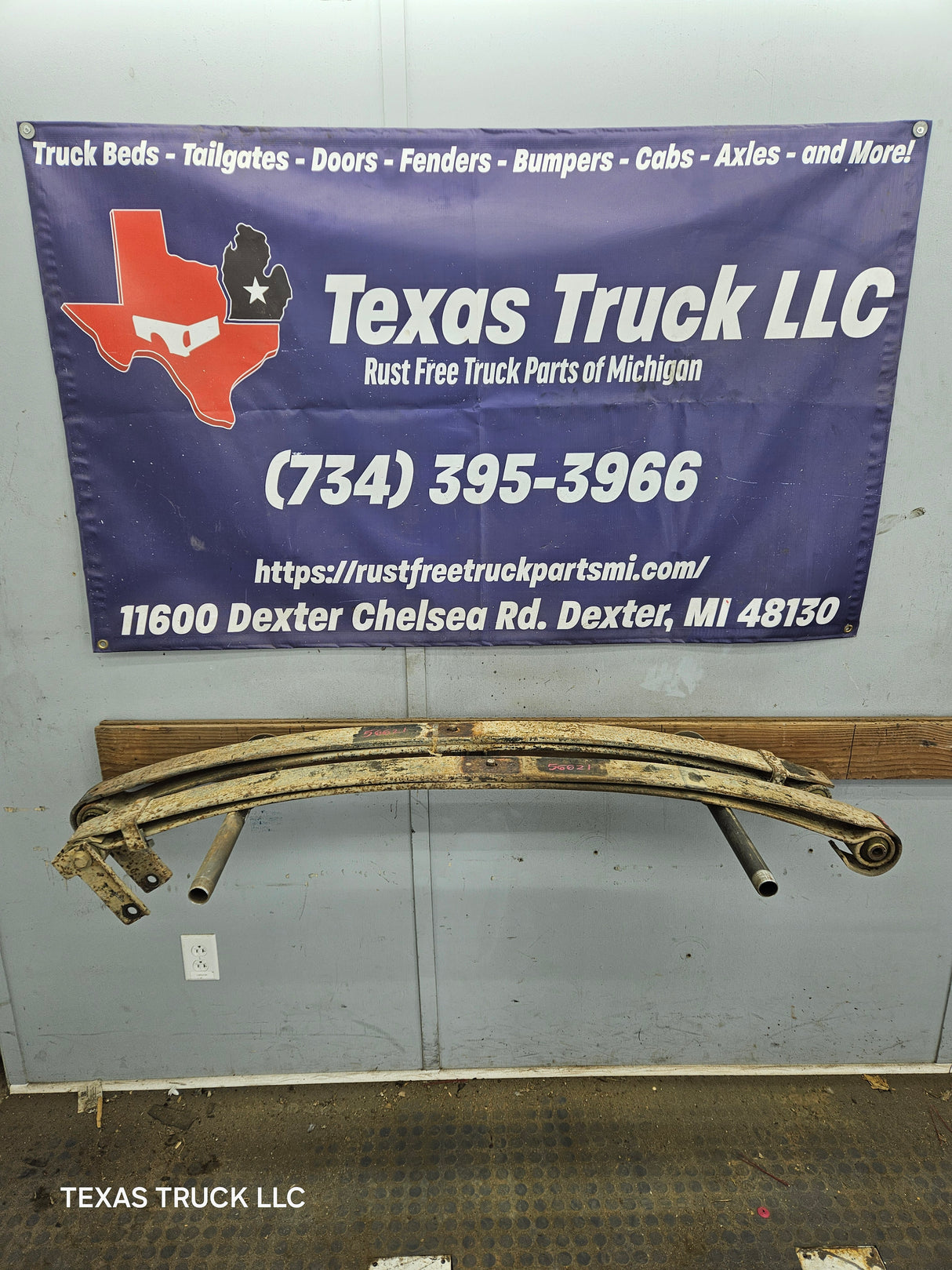 1999-2004 Ford F250 F350 Super Duty Excursion Front Leaf Springs - Pair