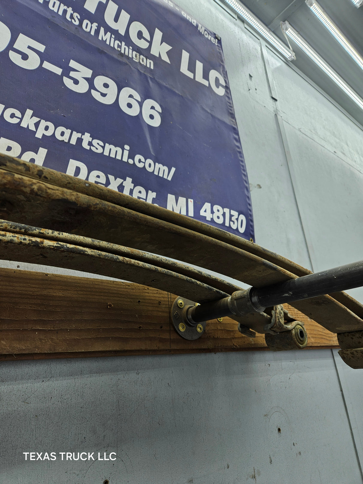1999-2004 Ford F250 F350 Super Duty Excursion Front Leaf Springs - Pair