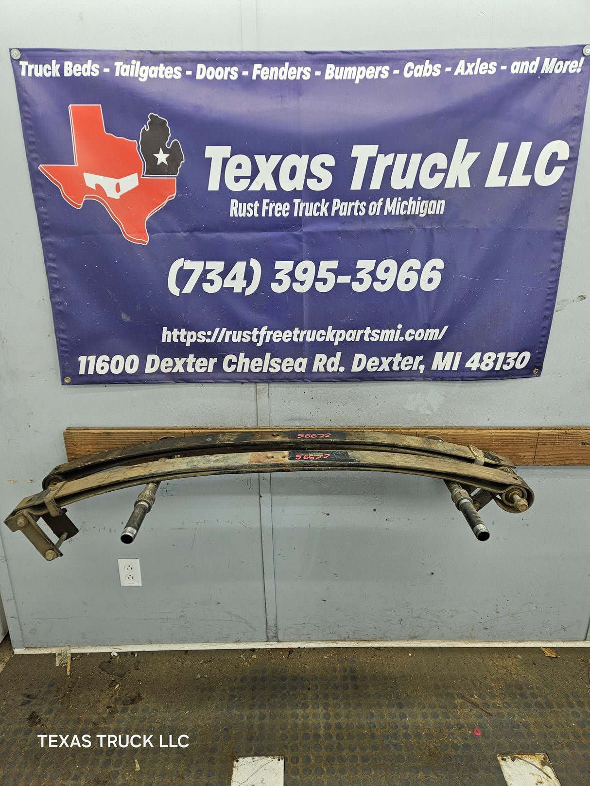 1999-2004 Ford F250 F350 Super Duty Excursion Front Leaf Springs - Pair
