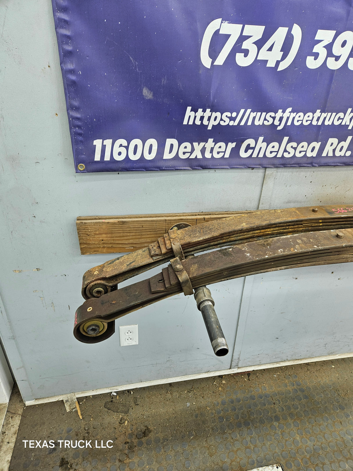 1999-2004 Ford F250 F350 Super Duty Excursion EXTRA HEAVY DUTY Front Leaf Springs - Pair