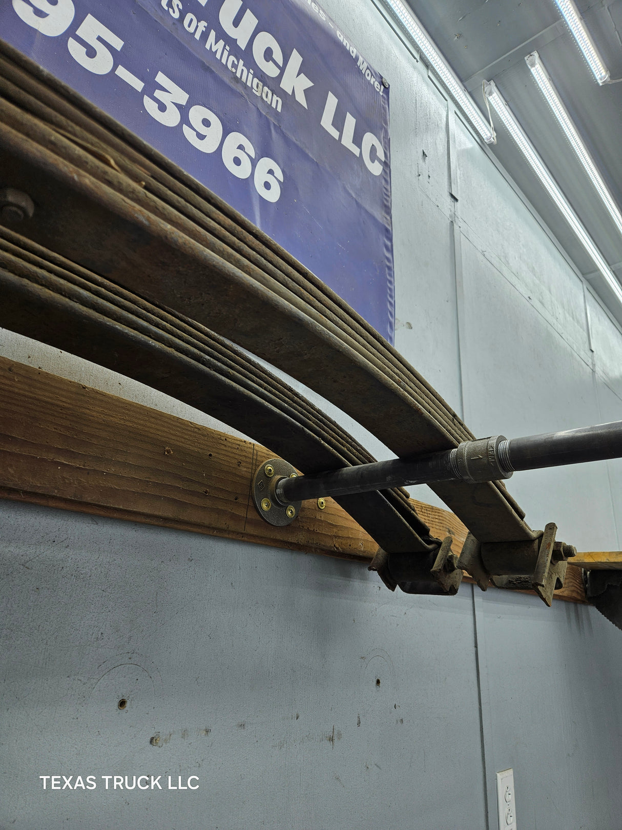 1999-2004 Ford F250 F350 Super Duty Excursion EXTRA HEAVY DUTY Front Leaf Springs - Pair