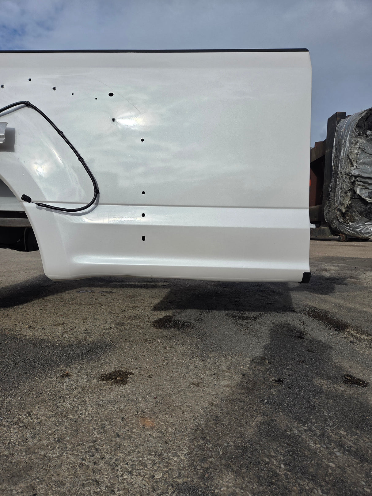 2017-2022 Ford Super Duty F350 F450 F550 8' Dually Bed - Pearl White