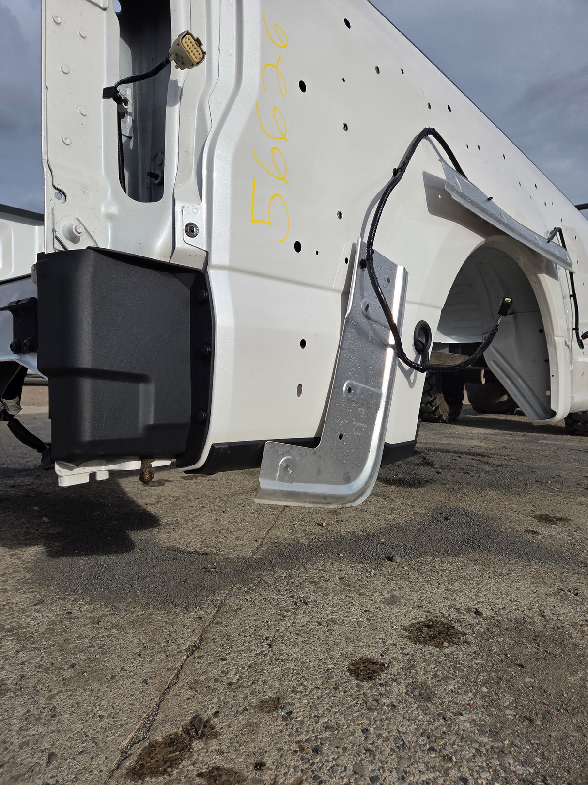 2017-2022 Ford Super Duty F350 F450 F550 8' Dually Bed - Pearl White
