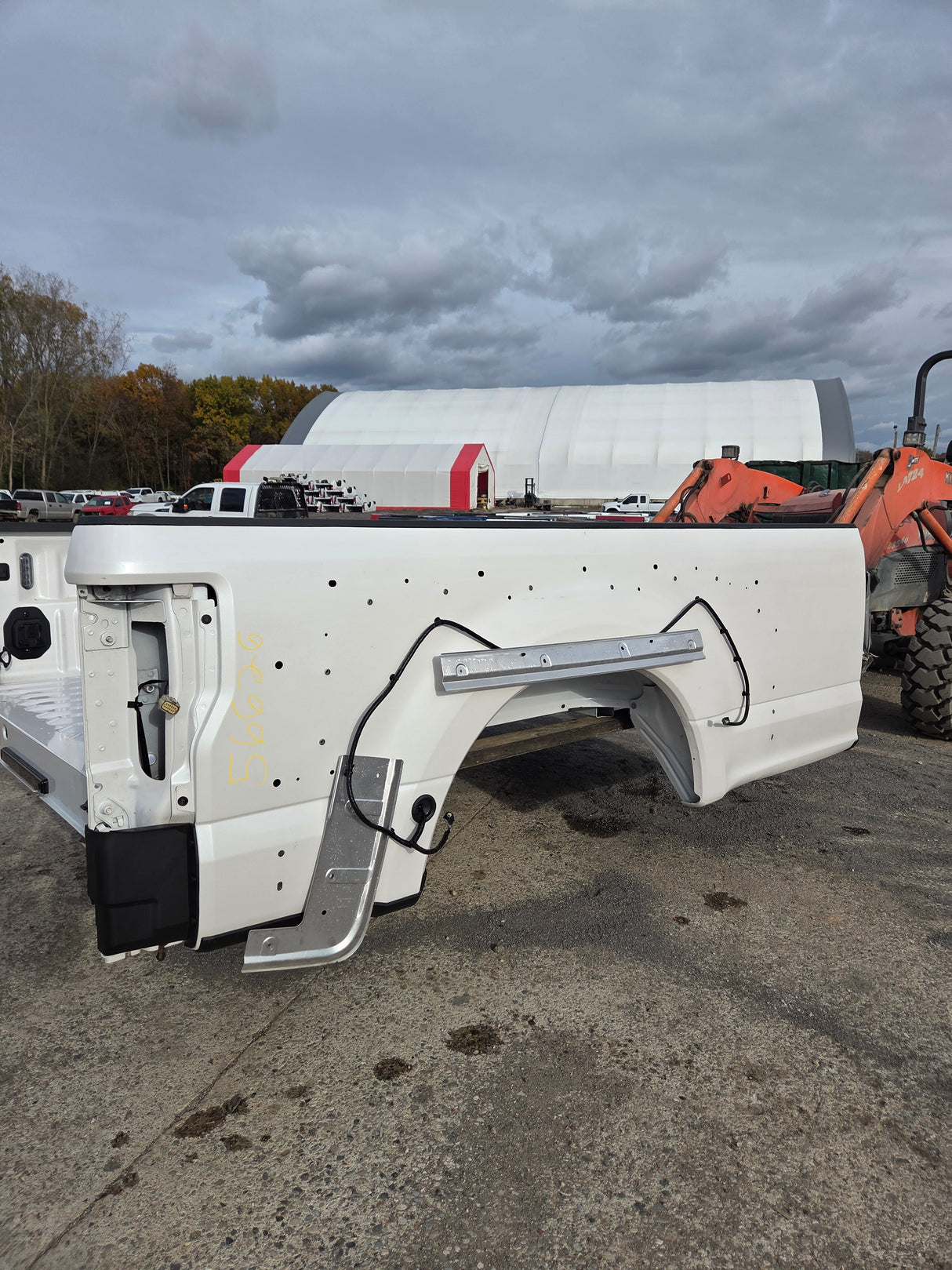 2017-2022 Ford Super Duty F350 F450 F550 8' Dually Bed - Pearl White