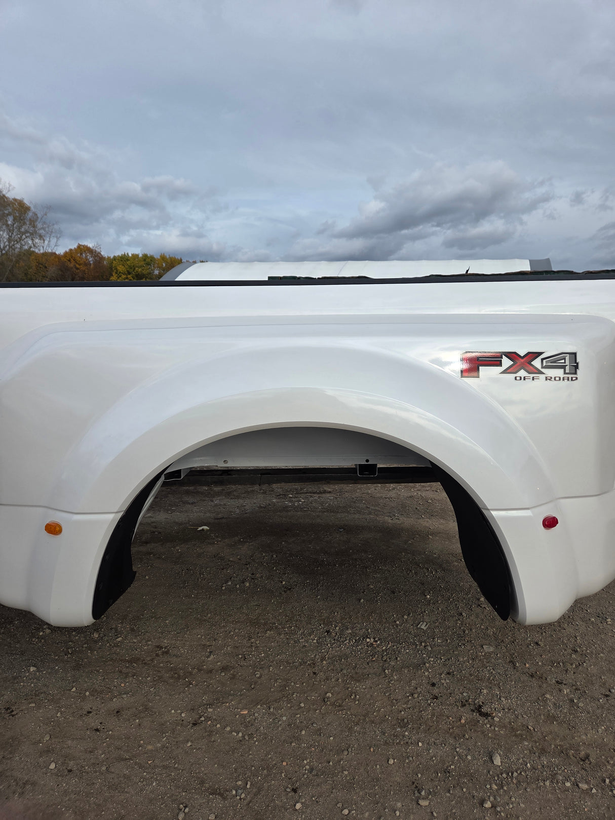 2017-2022 Ford Super Duty F350 F450 F550 8' Dually Bed - Pearl White