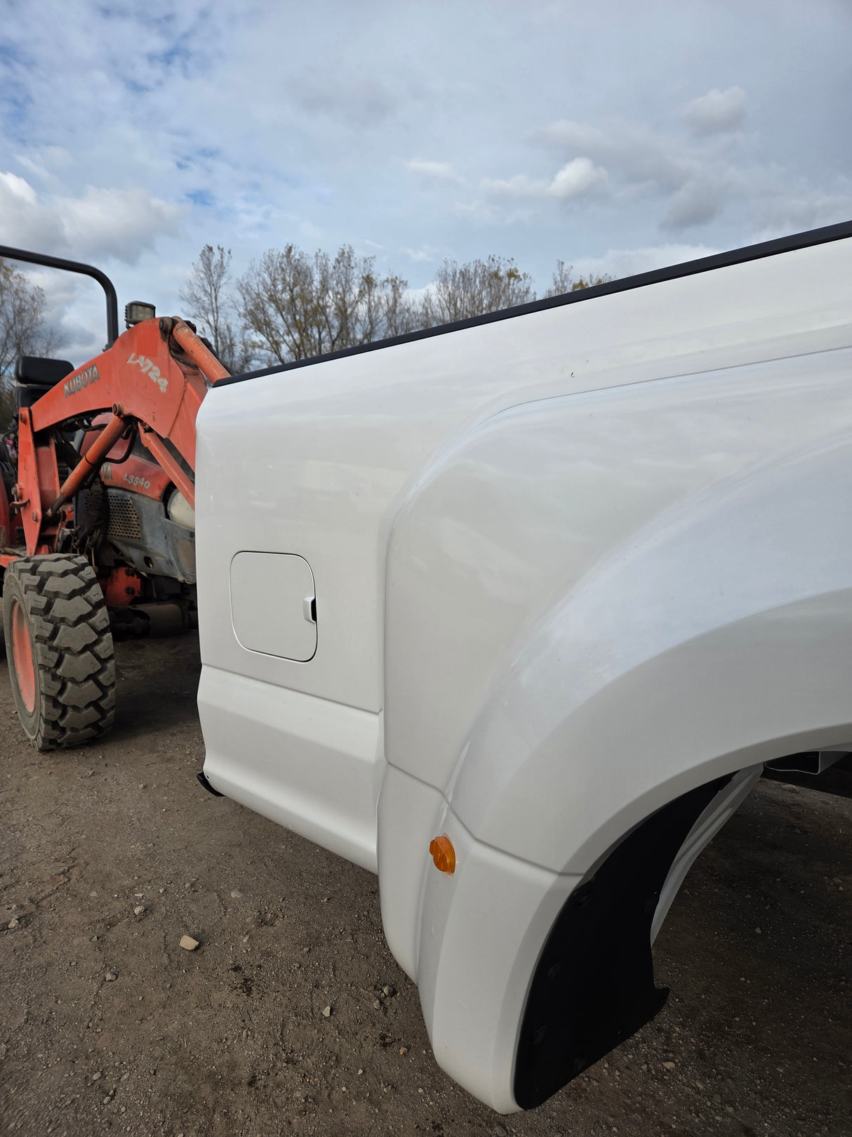 2017-2022 Ford Super Duty F350 F450 F550 8' Dually Bed - Pearl White