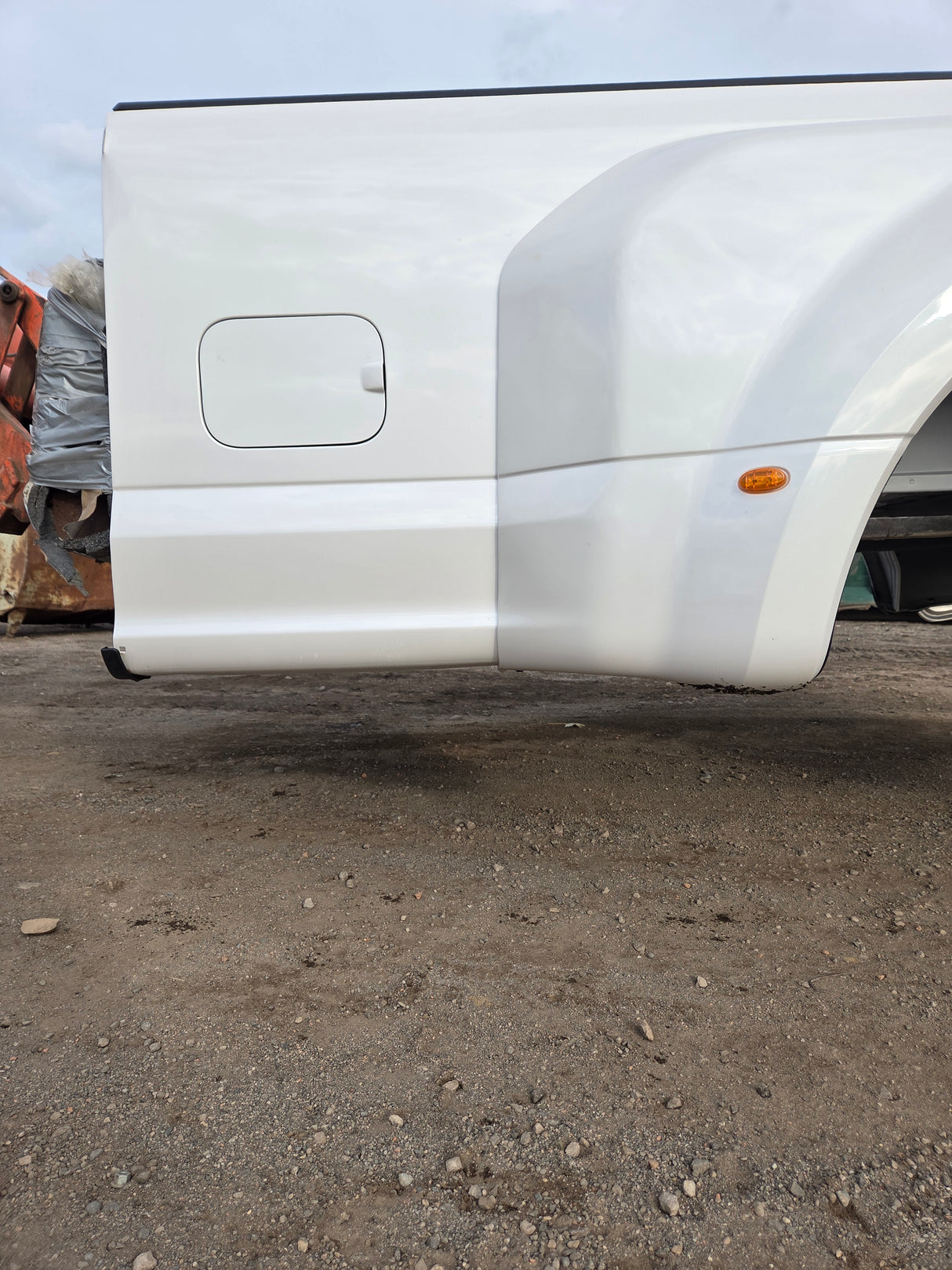 2017-2022 Ford Super Duty F350 F450 F550 8' Dually Bed - Pearl White