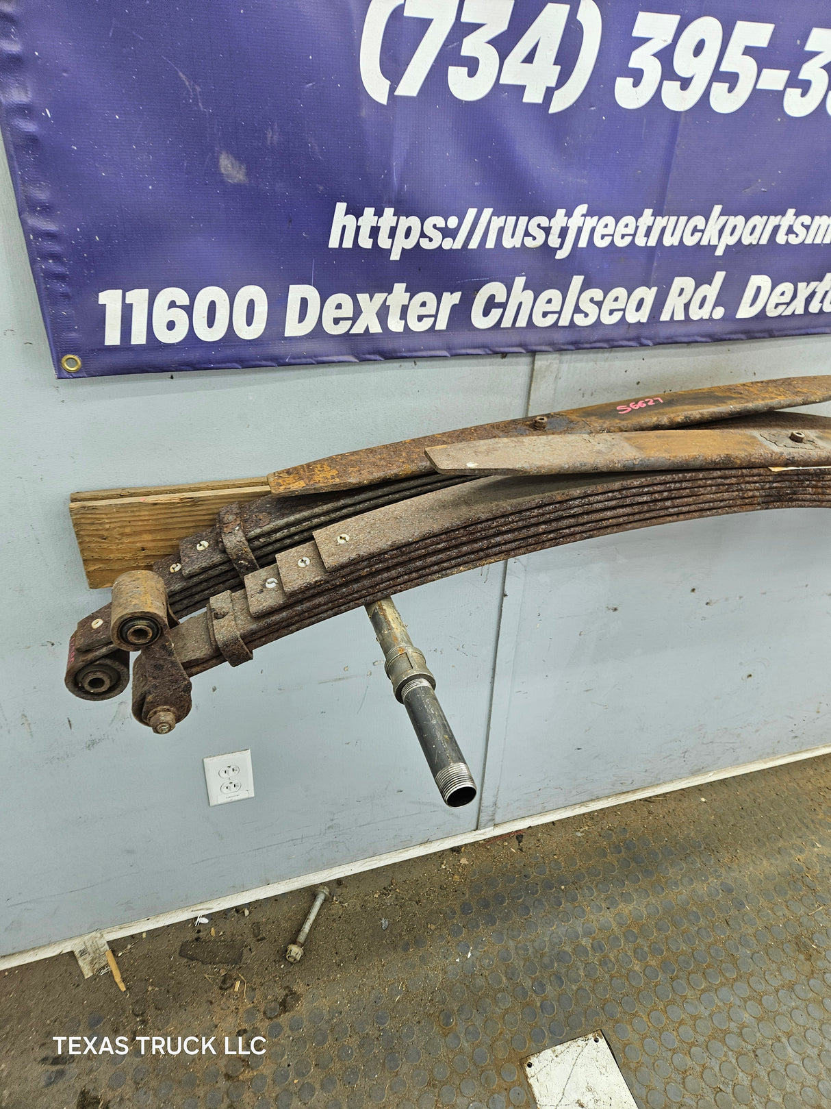 1999-2007 Ford F250 F350 Super Duty Rear Leaf Springs - Pair