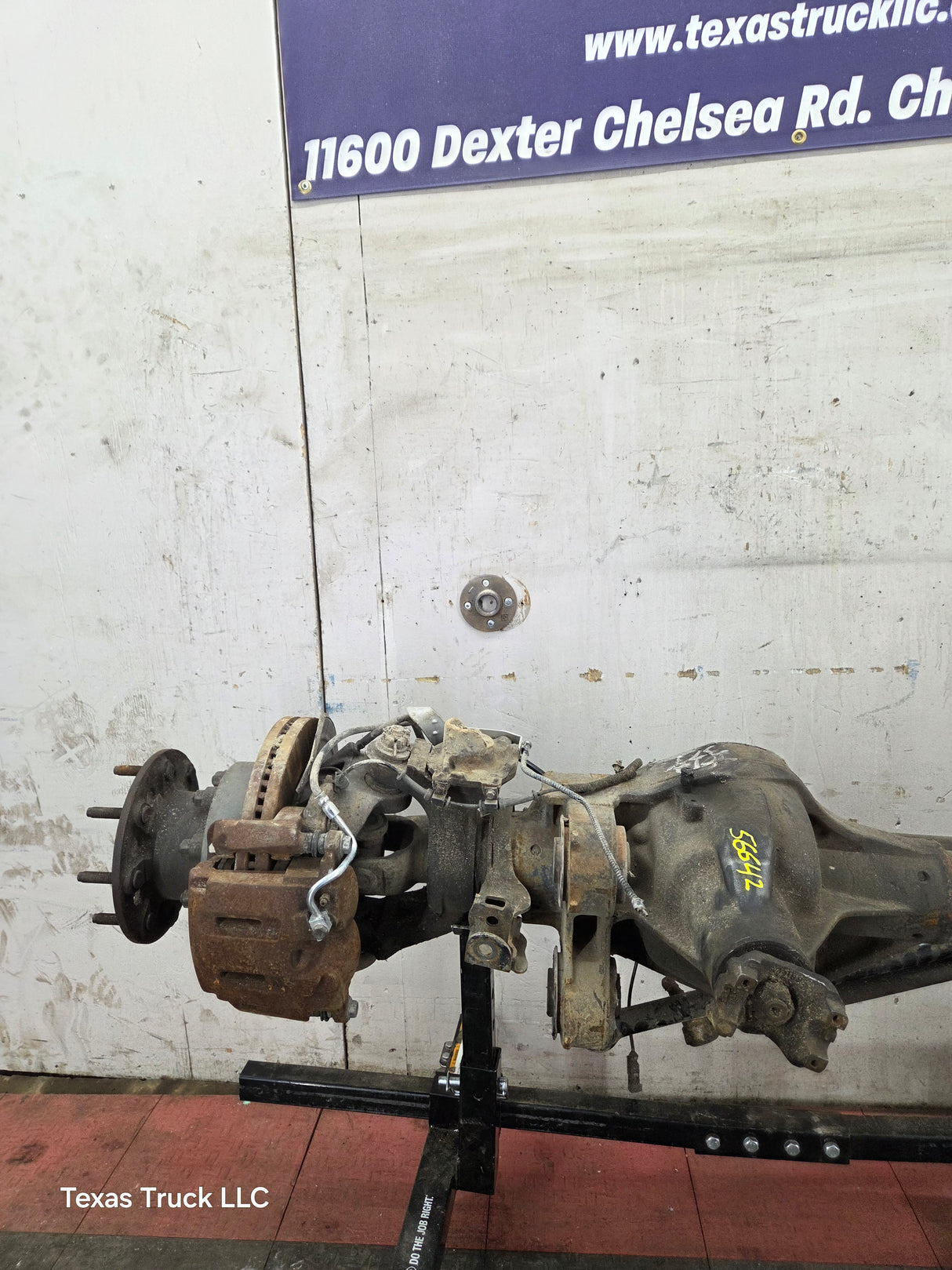 2011-2012 Ford Super Duty F350 Dually Front Axle 3.73 Gear Ratio 8 Lug