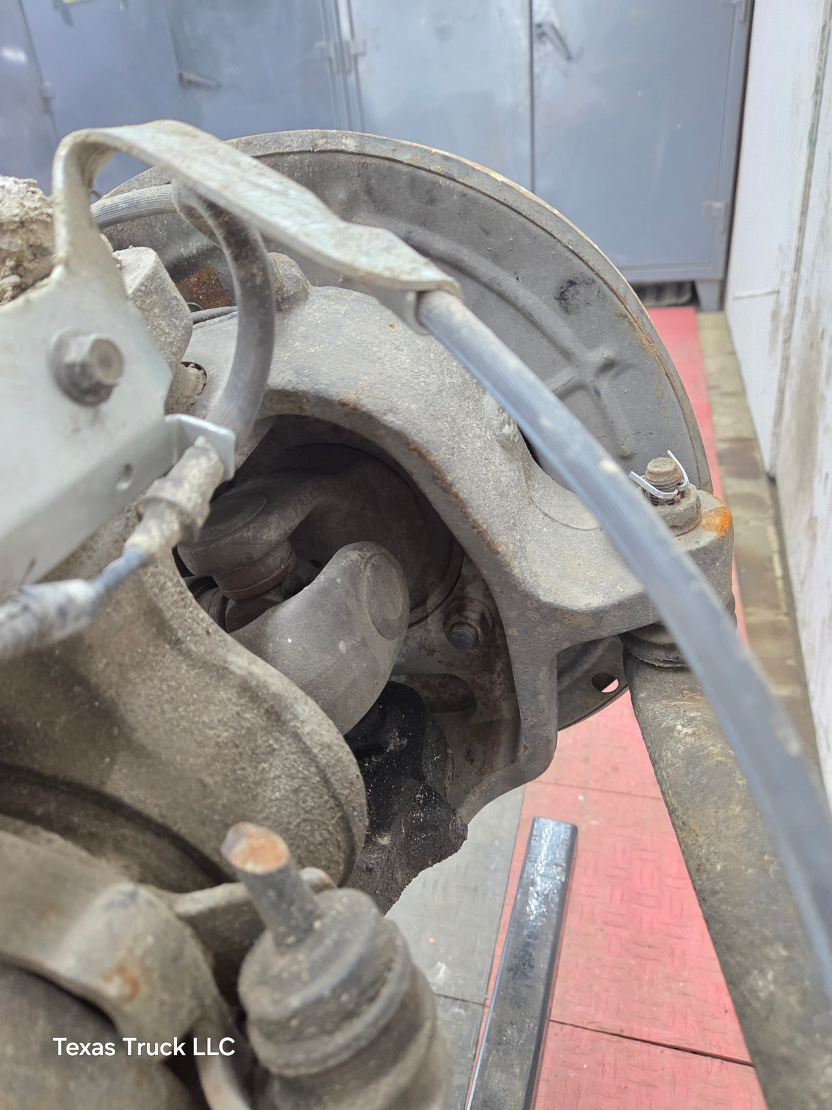 2011-2012 Ford Super Duty F350 Dually Front Axle 3.73 Gear Ratio 8 Lug