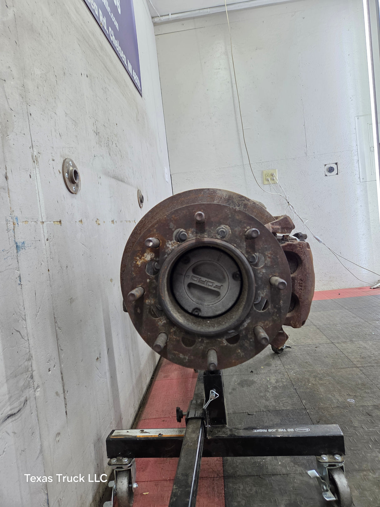 2011-2012 Ford Super Duty F350 Dually Front Axle 3.73 Gear Ratio 8 Lug