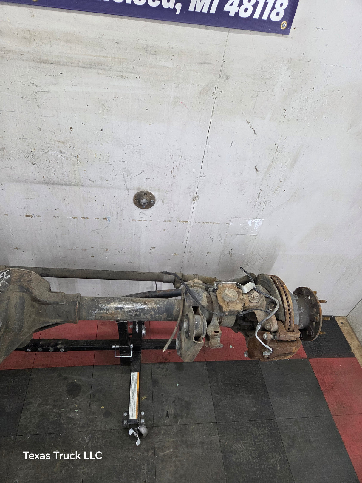 2011-2012 Ford Super Duty F350 Dually Front Axle 3.73 Gear Ratio 8 Lug