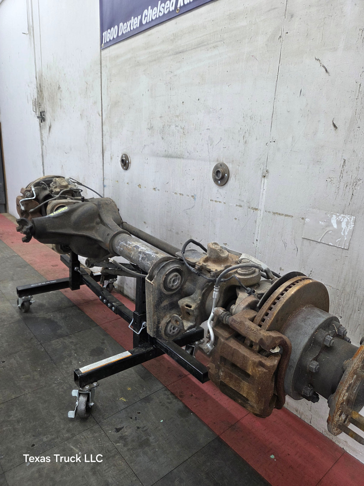2011-2012 Ford Super Duty F350 Dually Front Axle 3.73 Gear Ratio 8 Lug