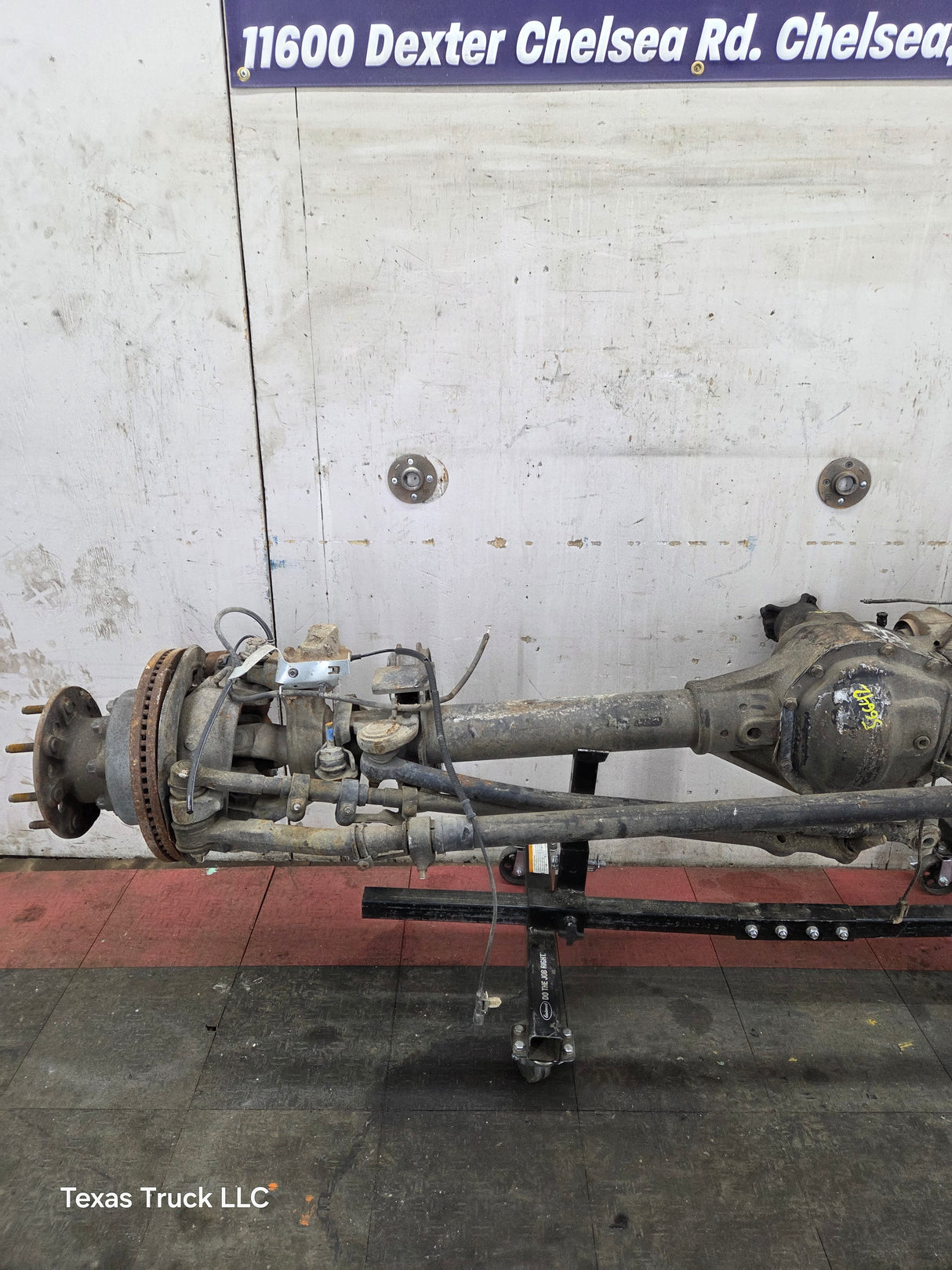 2011-2012 Ford Super Duty F350 Dually Front Axle 3.73 Gear Ratio 8 Lug