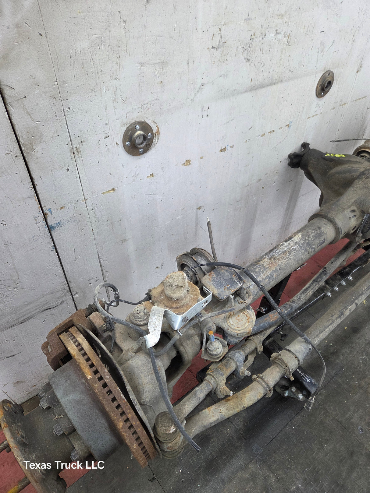 2011-2012 Ford Super Duty F350 Dually Front Axle 3.73 Gear Ratio 8 Lug