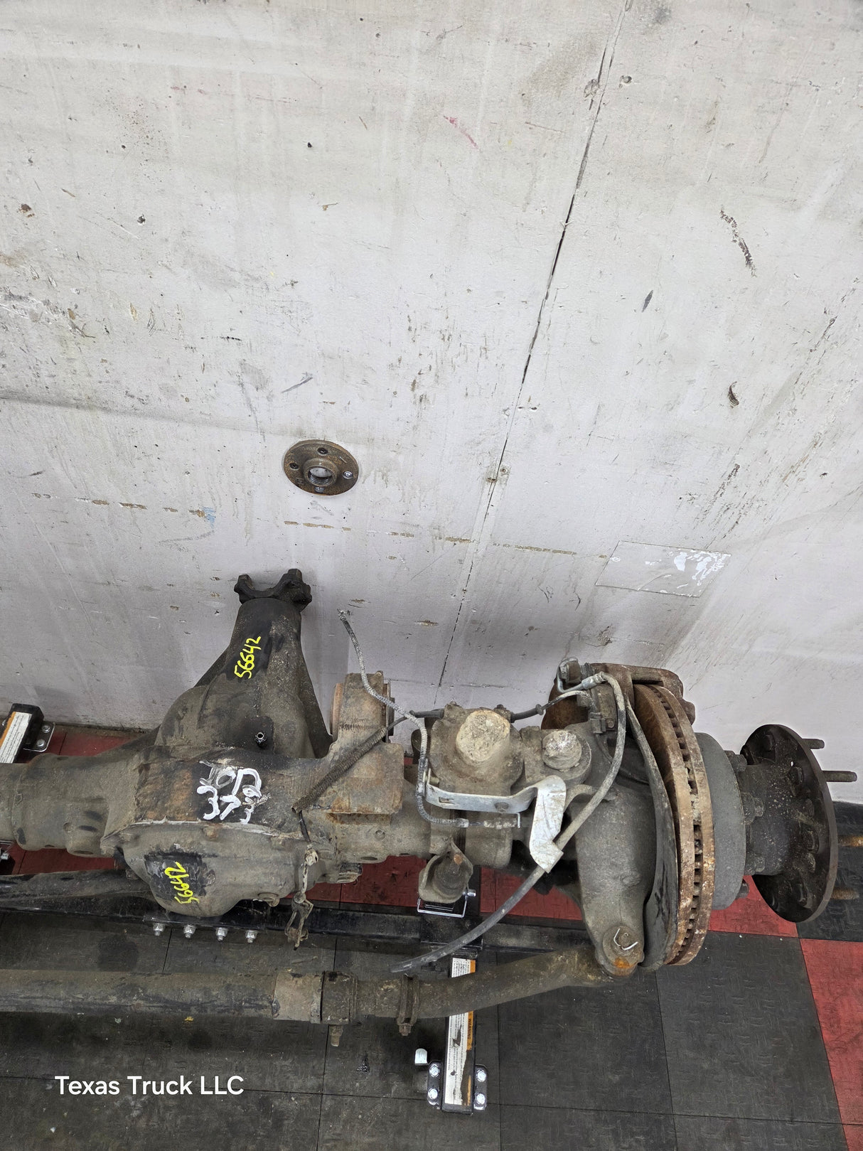 2011-2012 Ford Super Duty F350 Dually Front Axle 3.73 Gear Ratio 8 Lug