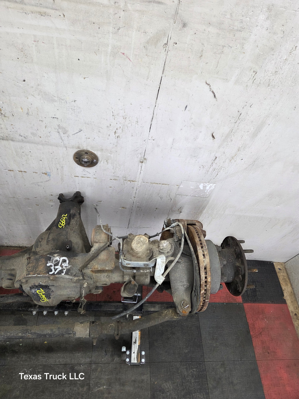 2011-2012 Ford Super Duty F350 Dually Front Axle 3.73 Gear Ratio 8 Lug