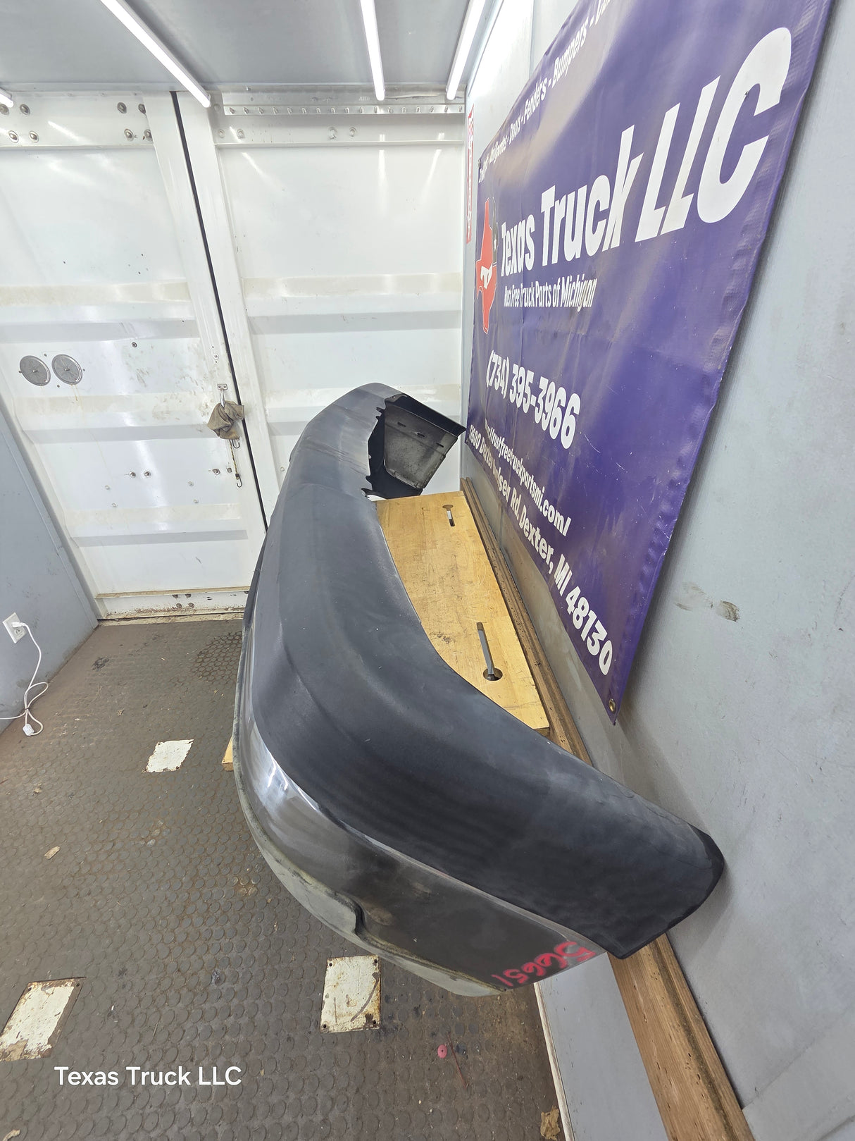 2003-2007 Chevrolet Silverado 2500HD 3500HD 'Cateye' Front Bumper