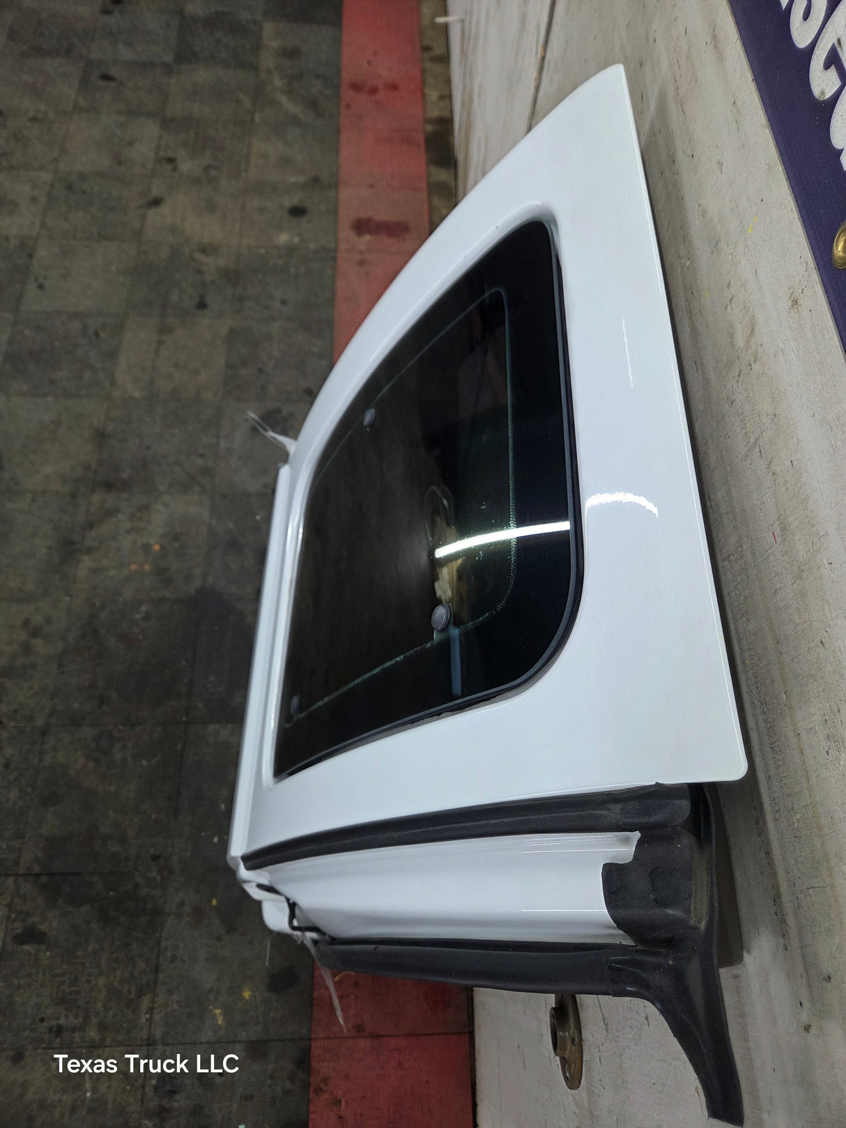 2008-2016 Ford Super Duty F250 F350 F450 F550 RH Extended Cab Passenger Side Rear Door - Oxford White