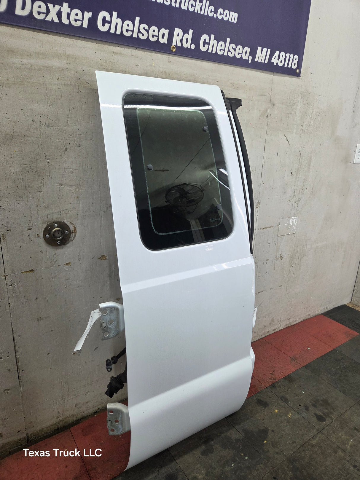 2008-2016 Ford Super Duty F250 F350 F450 F550 RH Extended Cab Passenger Side Rear Door - Oxford White