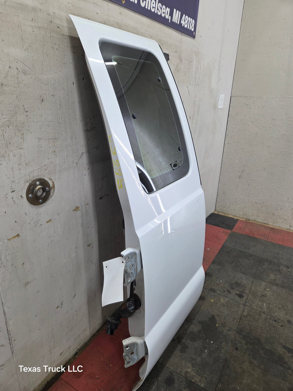 2008-2016 Ford Super Duty F250 F350 F450 F550 RH Extended Cab Passenger Side Rear Door - Oxford White