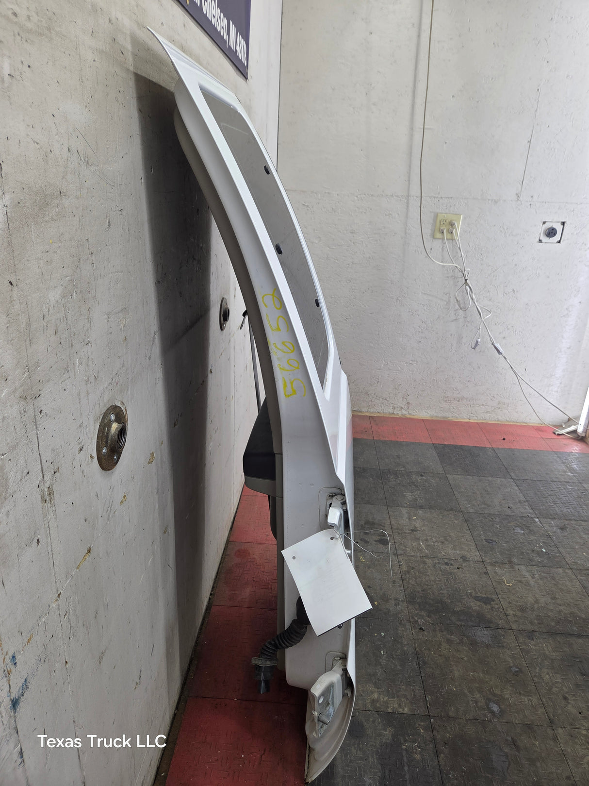 2008-2016 Ford Super Duty F250 F350 F450 F550 RH Extended Cab Passenger Side Rear Door - Oxford White