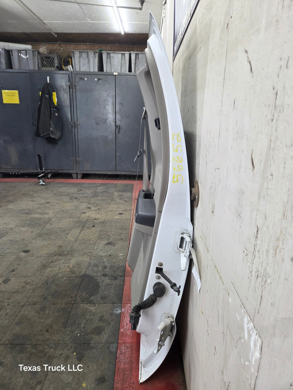 2008-2016 Ford Super Duty F250 F350 F450 F550 RH Extended Cab Passenger Side Rear Door - Oxford White