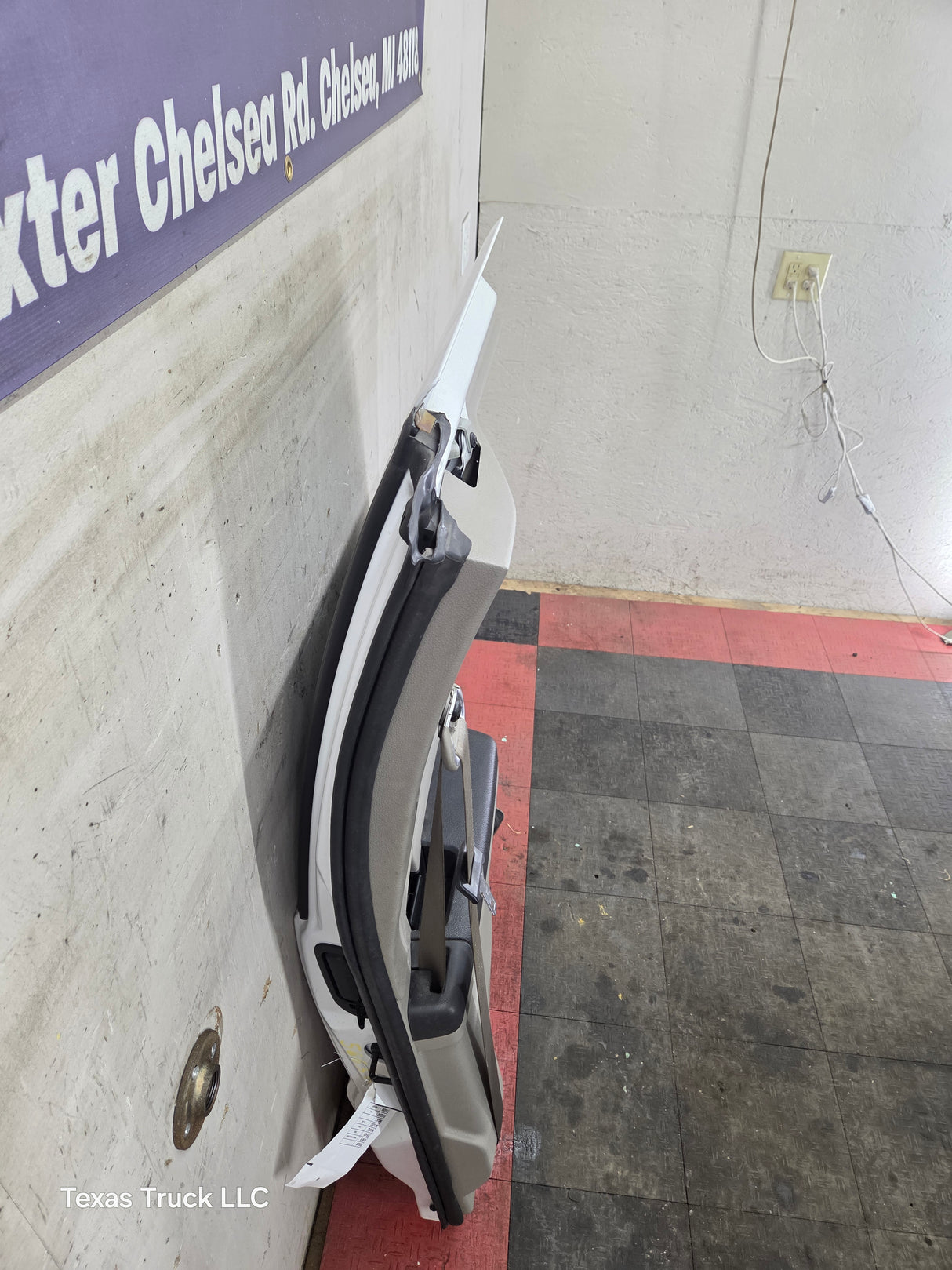 2008-2016 Ford Super Duty F250 F350 F450 F550 RH Extended Cab Passenger Side Rear Door - Oxford White