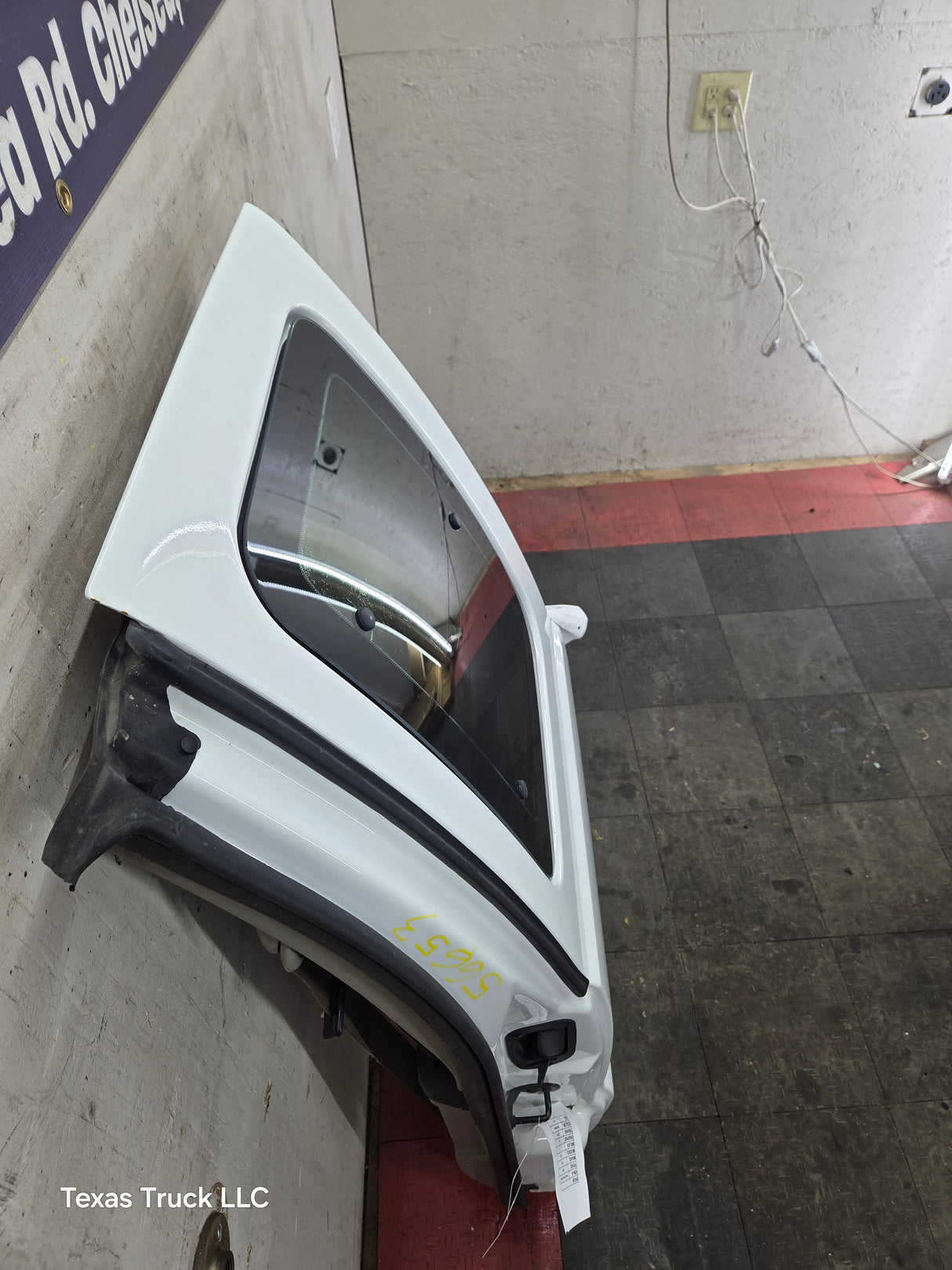 2008-2016 Ford Super Duty F250 F350 F450 F550 LH Extended Cab Driver Side Rear Door - Oxford White