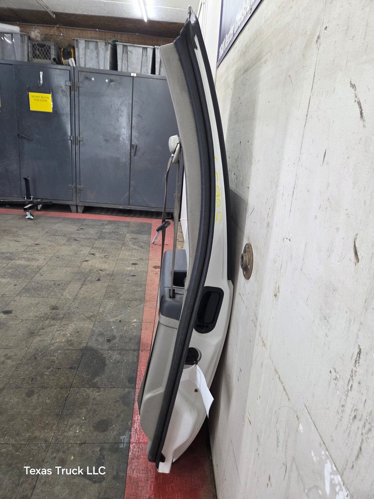 2008-2016 Ford Super Duty F250 F350 F450 F550 LH Extended Cab Driver Side Rear Door - Oxford White