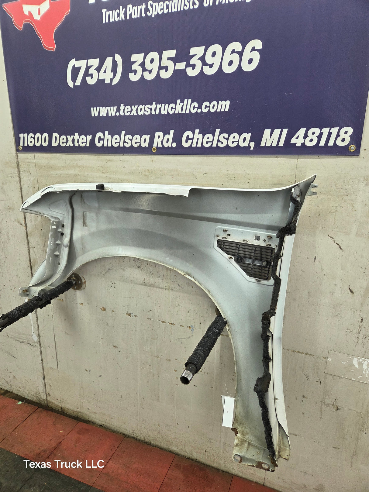 2008-2010 Ford Super Duty F250 F350 RH Passenger Side Fender - Oxford White