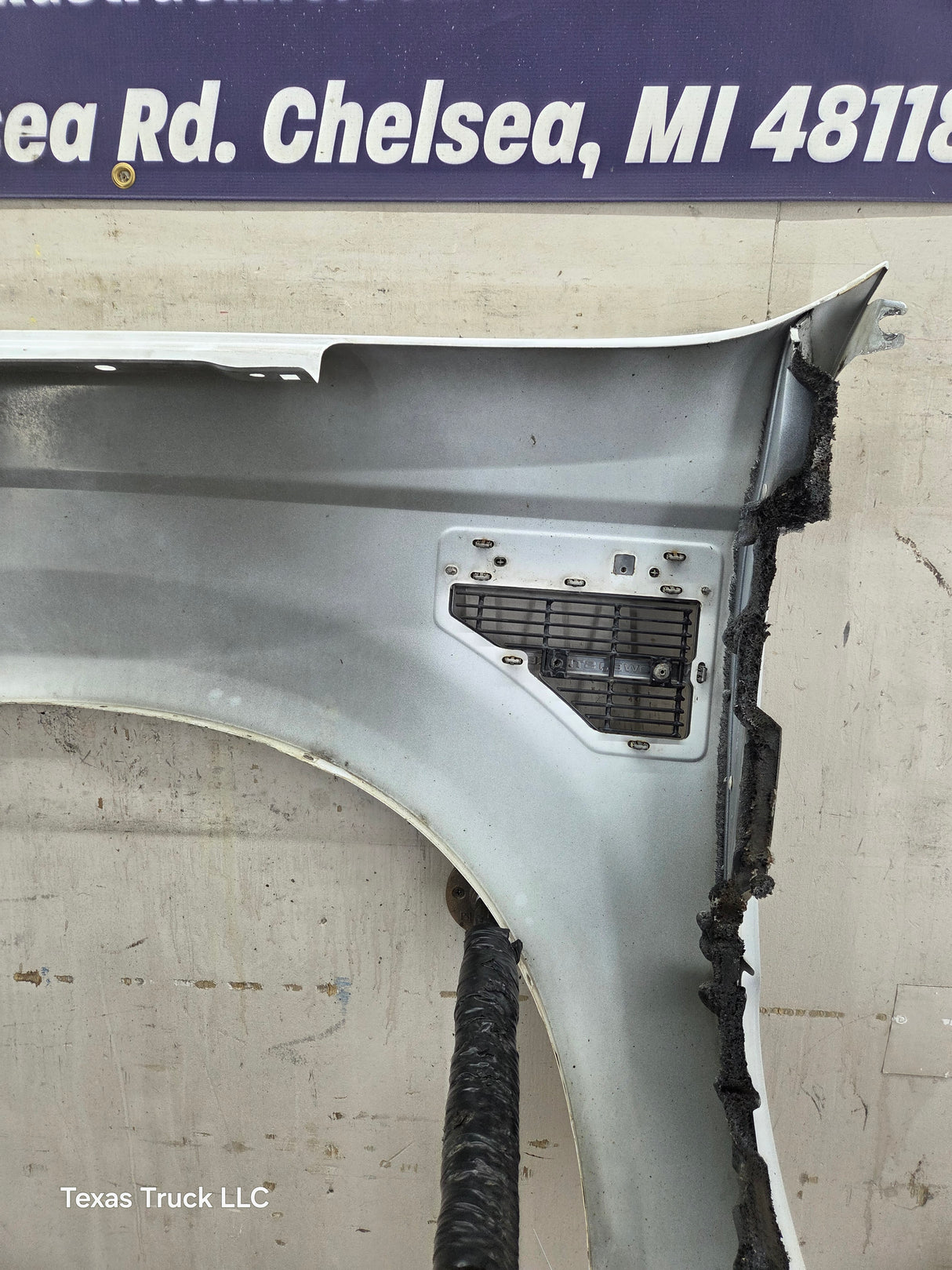 2008-2010 Ford Super Duty F250 F350 RH Passenger Side Fender - Oxford White