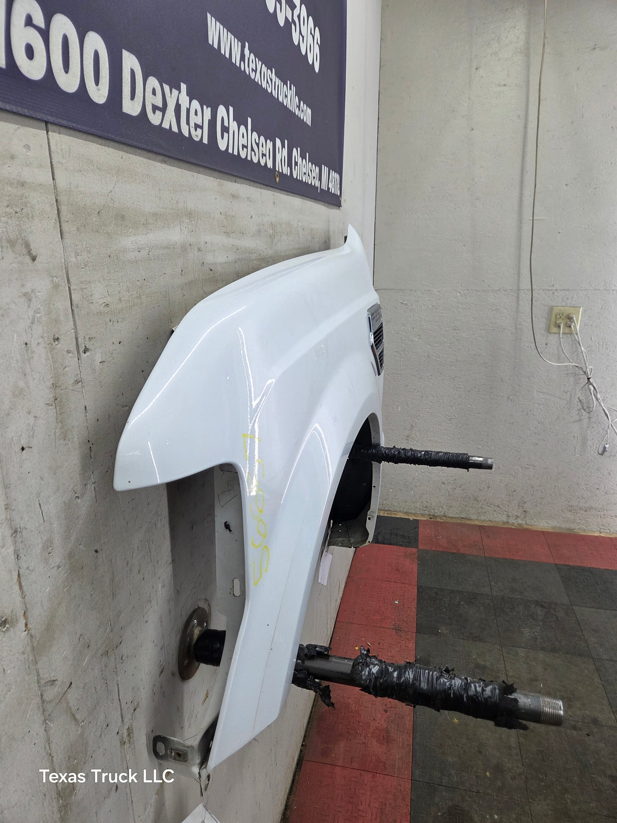 2008-2010 Ford Super Duty F250 F350 LH Driver Side Fender - Oxford White