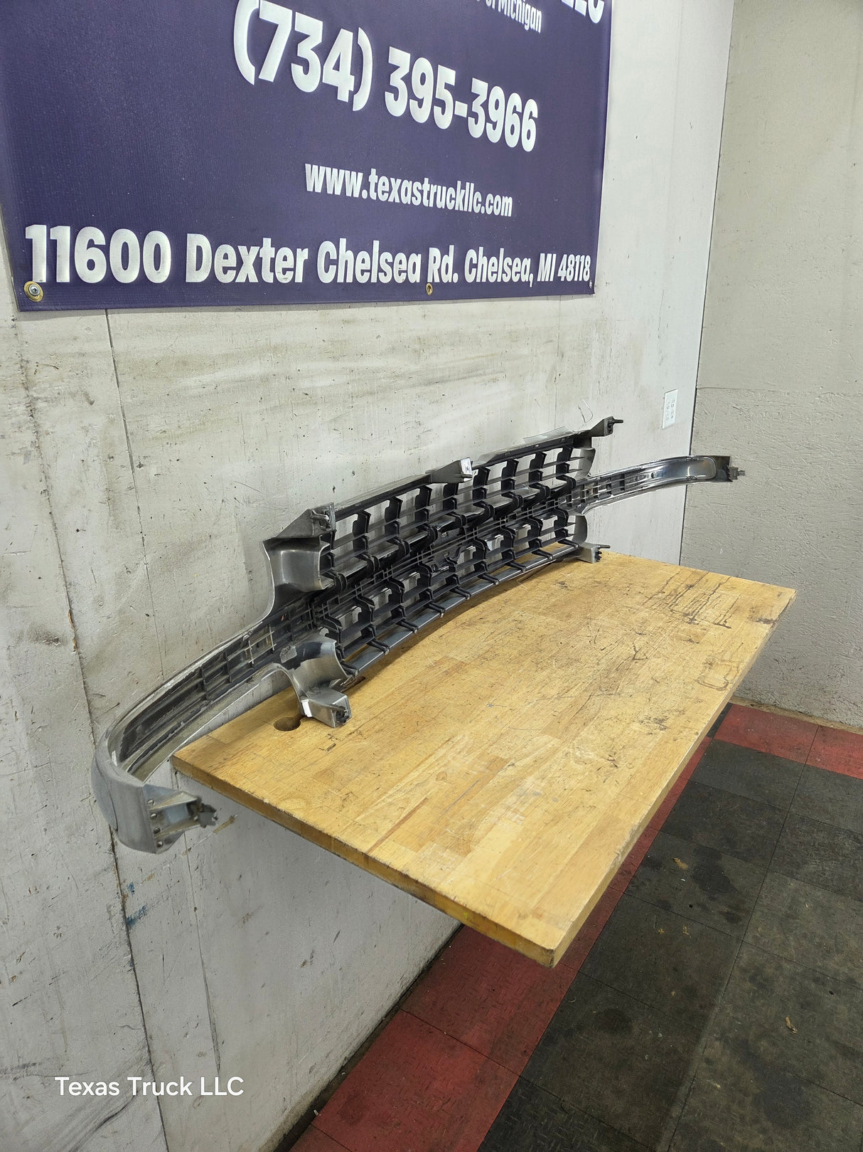 1999-2002 Chevrolet Silverado 1500 2500 3500 Grill OEM