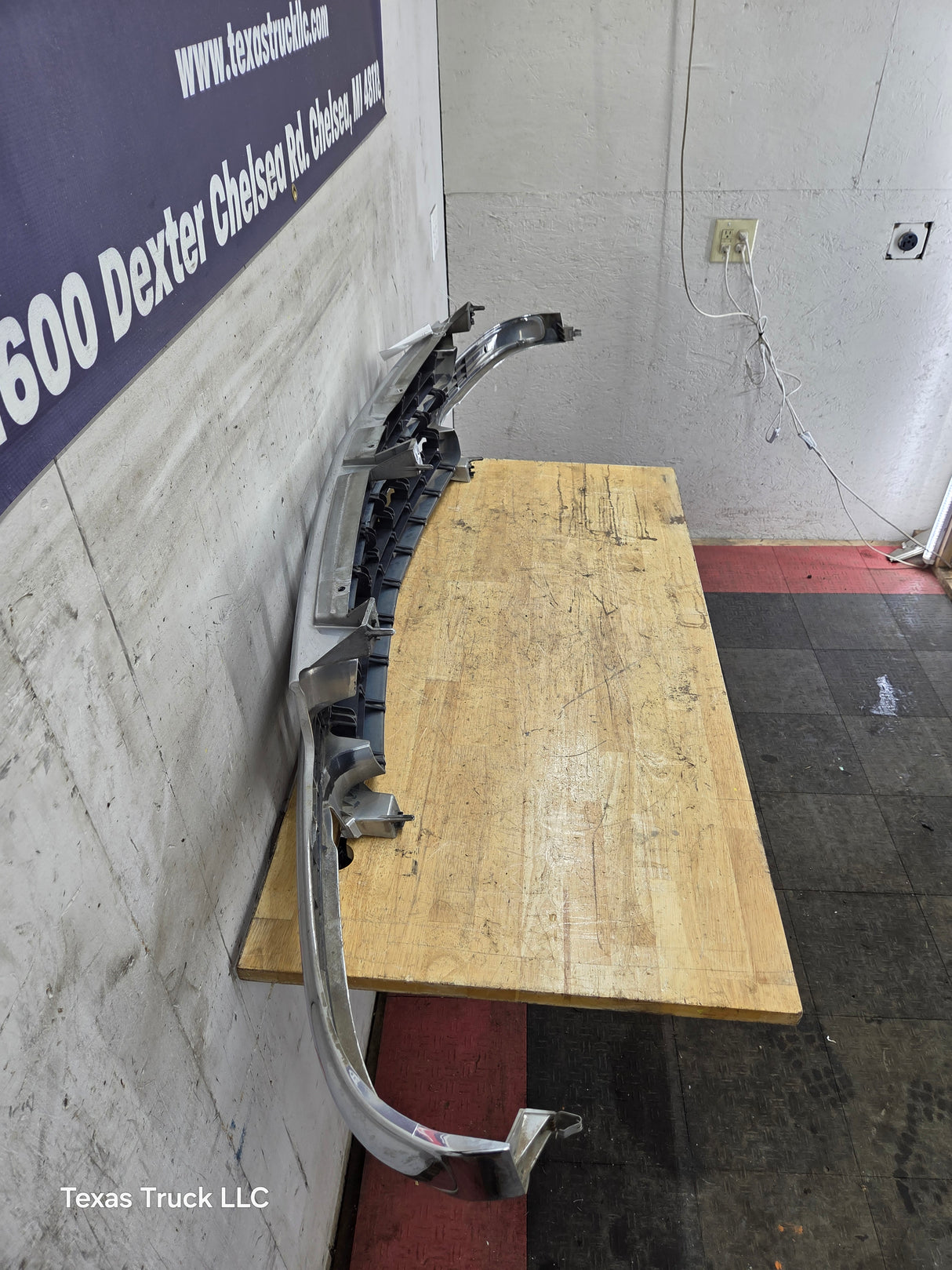 1999-2002 Chevrolet Silverado 1500 2500 3500 Grill OEM