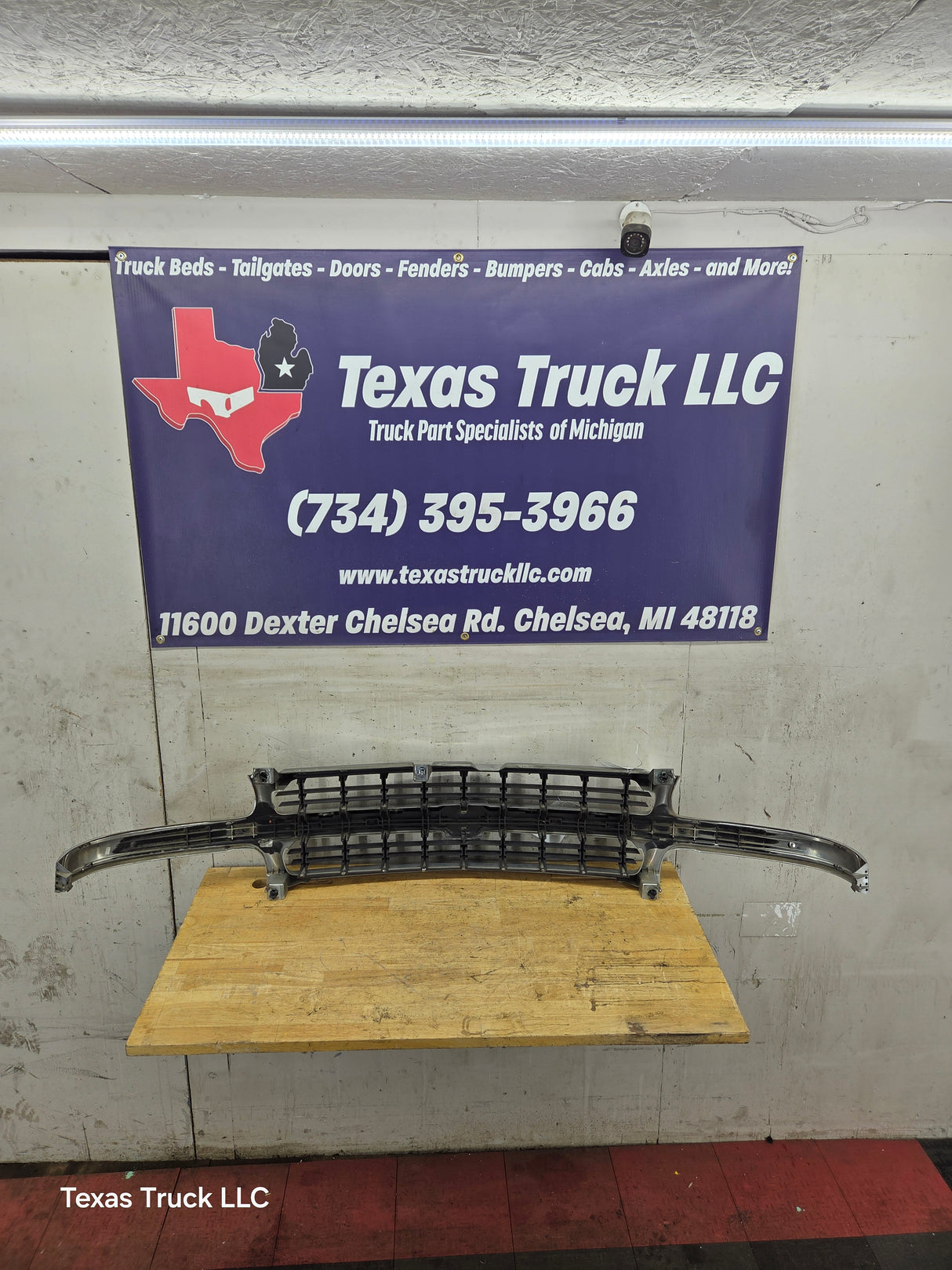 1999-2002 Chevrolet Silverado 1500 2500 3500 Grill OEM