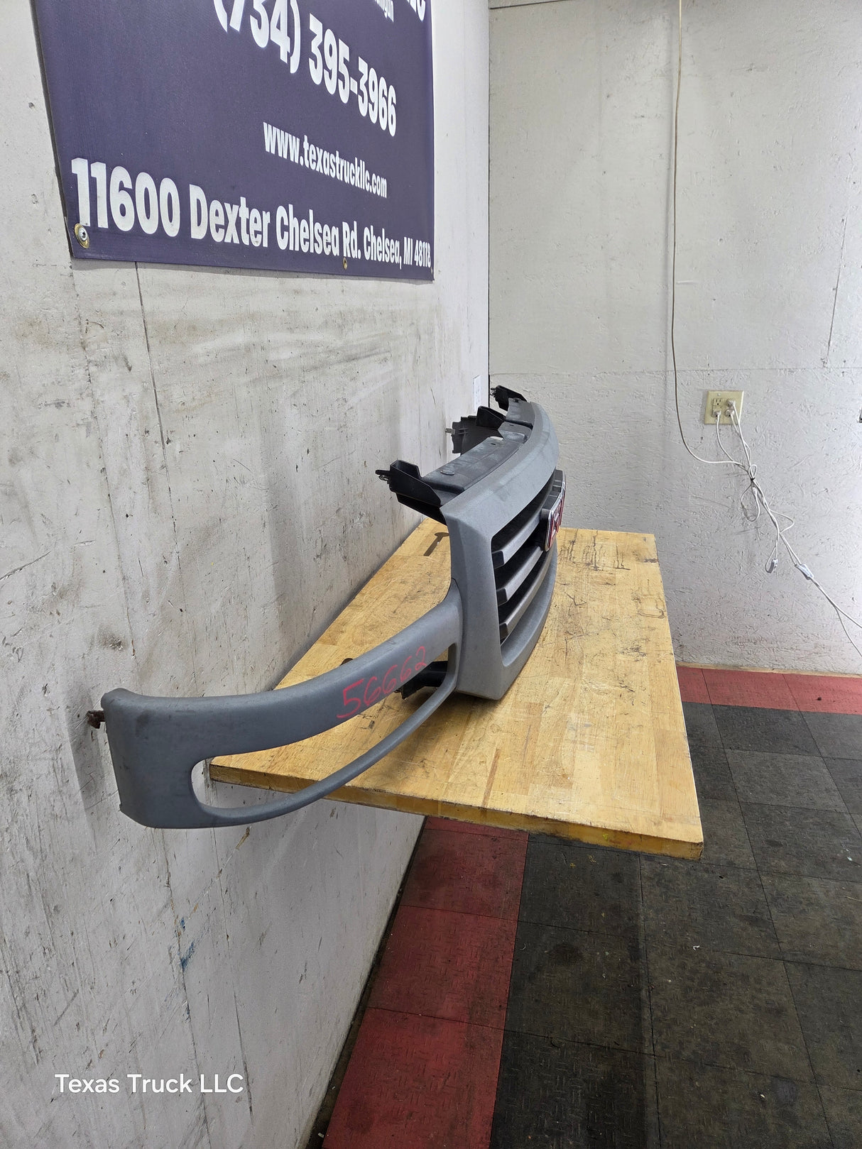 2003-2006 GMC Sierra 1500 2500 NON HD Grill OEM