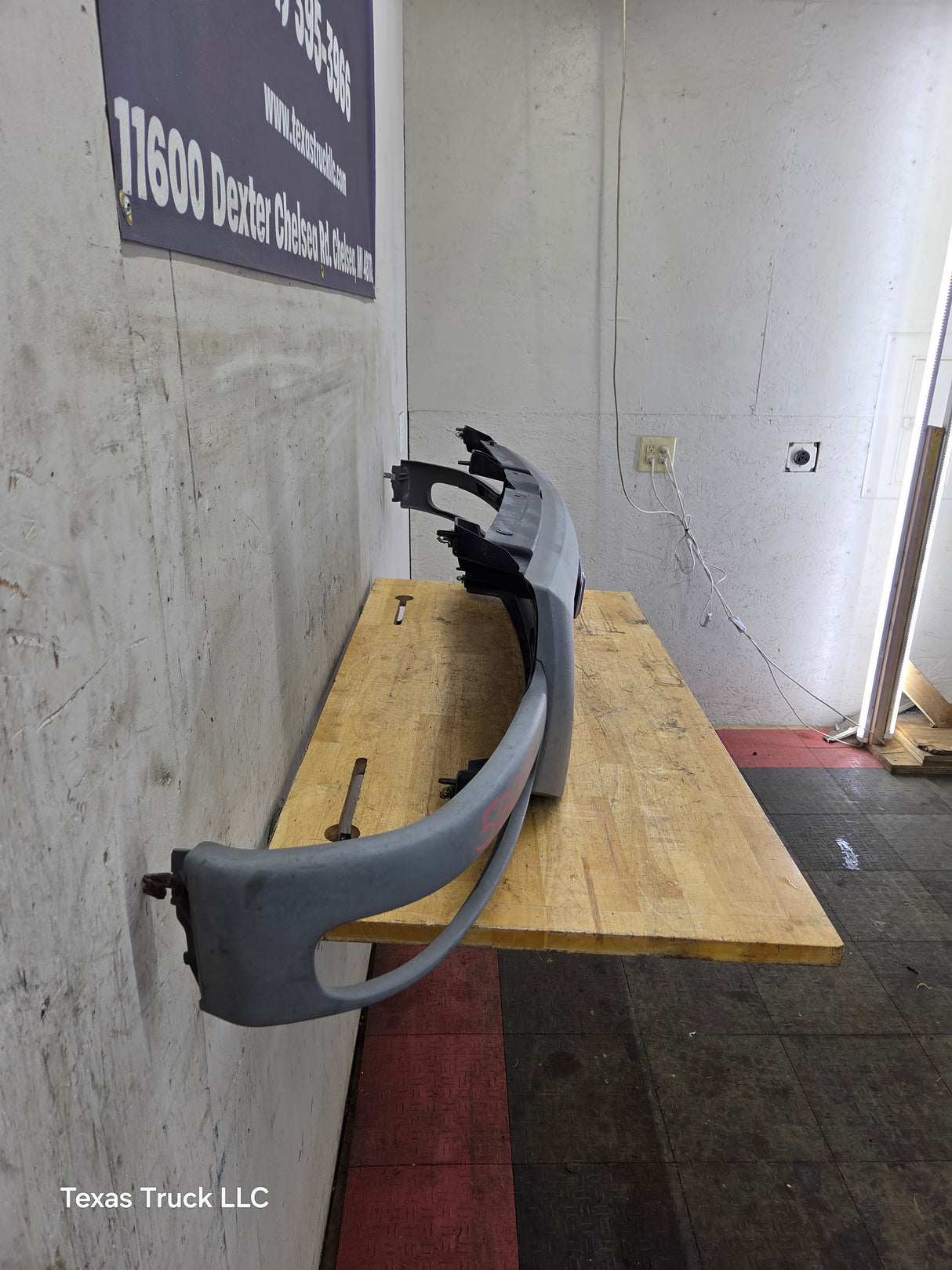 2003-2006 GMC Sierra 1500 2500 NON HD Grill OEM