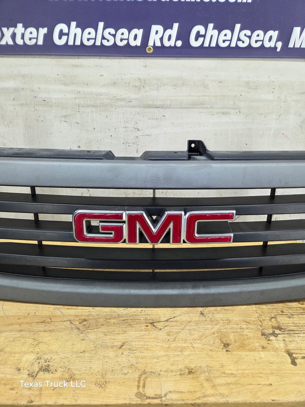 2003-2006 GMC Sierra 1500 2500 NON HD Grill OEM