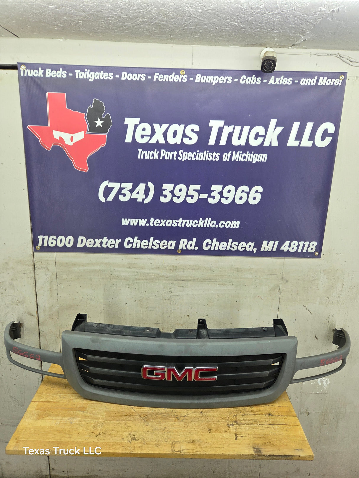 2003-2006 GMC Sierra 1500 2500 NON HD Grill OEM
