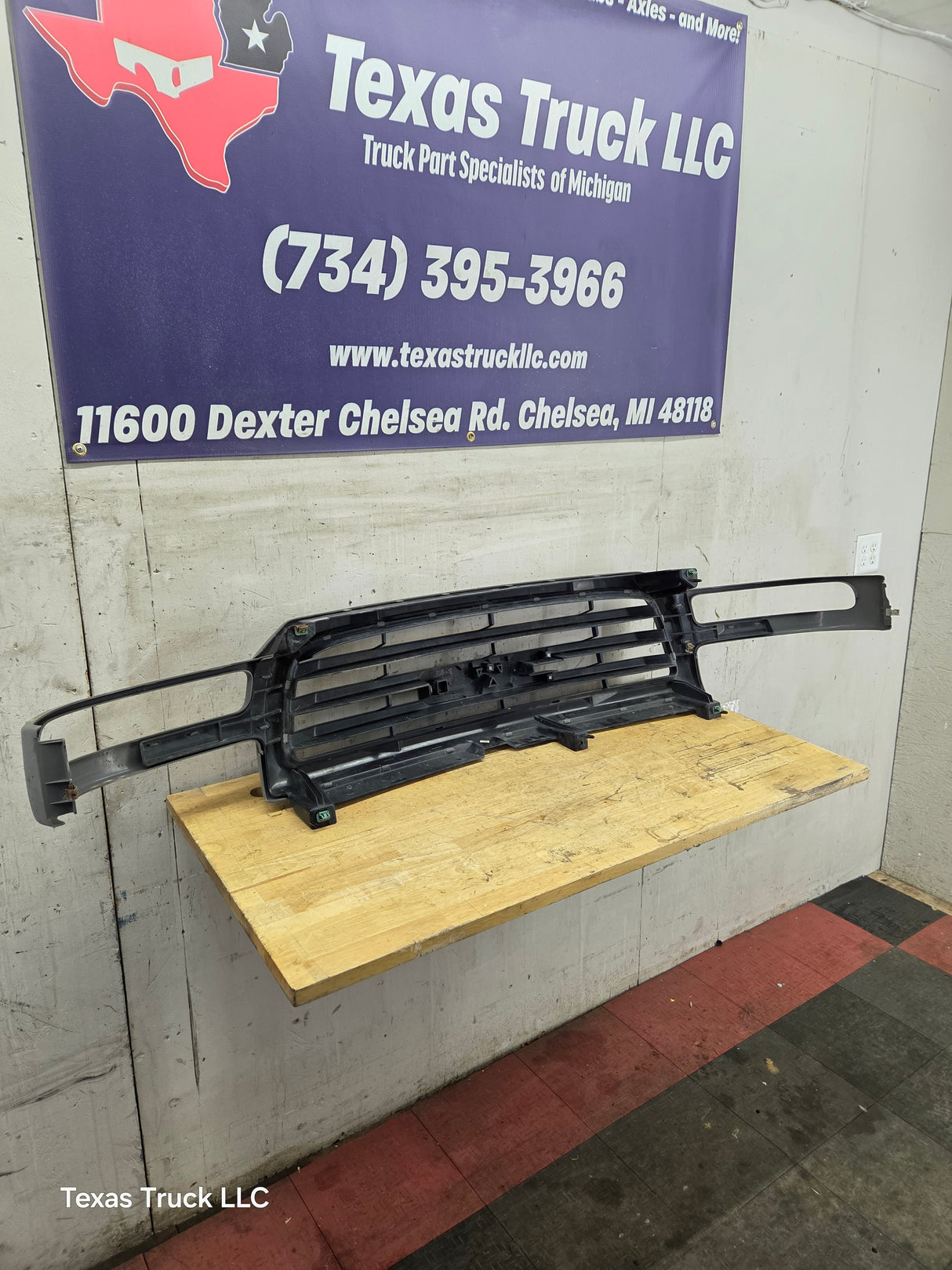 2003-2006 GMC Sierra 1500 2500 NON HD Grill OEM