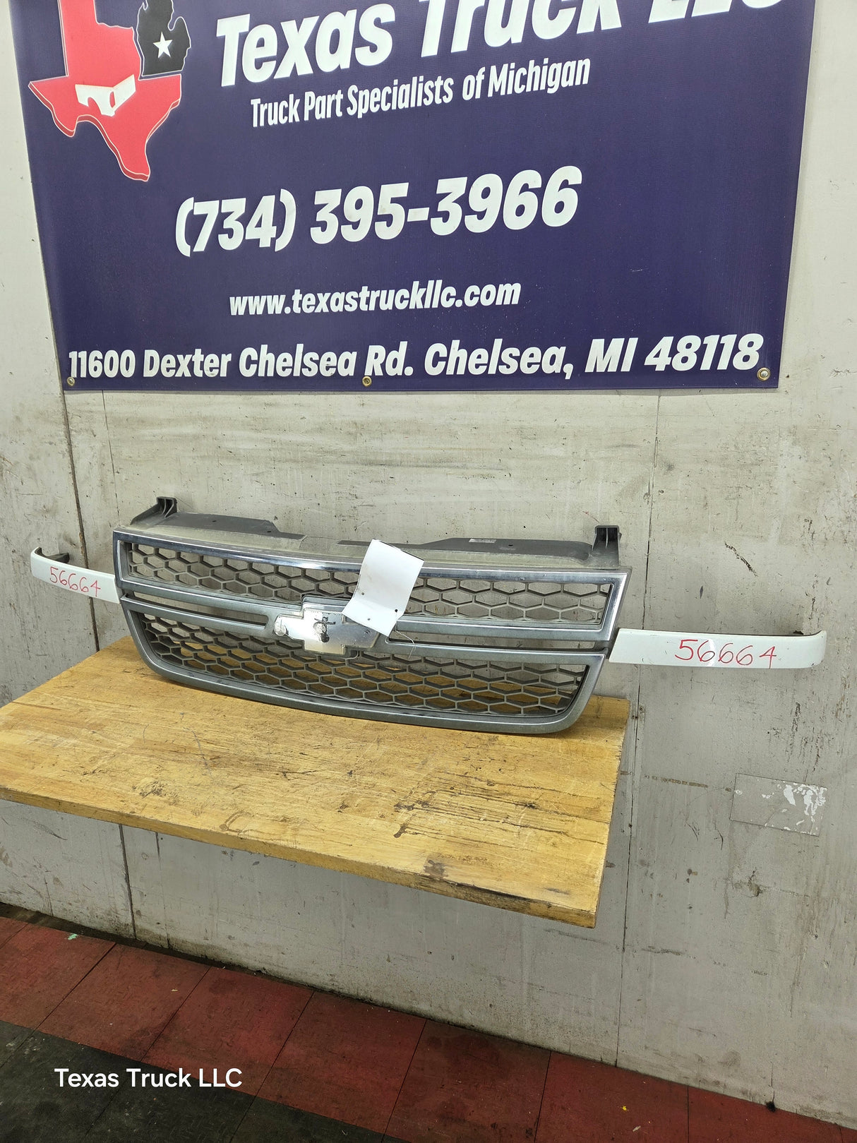 2003-2006 Chevrolet Silverado 2500 HD 3500HD 'Cateye' HD Grill OEM - Chrome