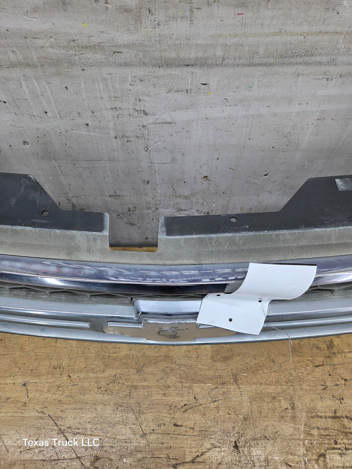 2003-2006 Chevrolet Silverado 2500 HD 3500HD 'Cateye' HD Grill OEM - Chrome