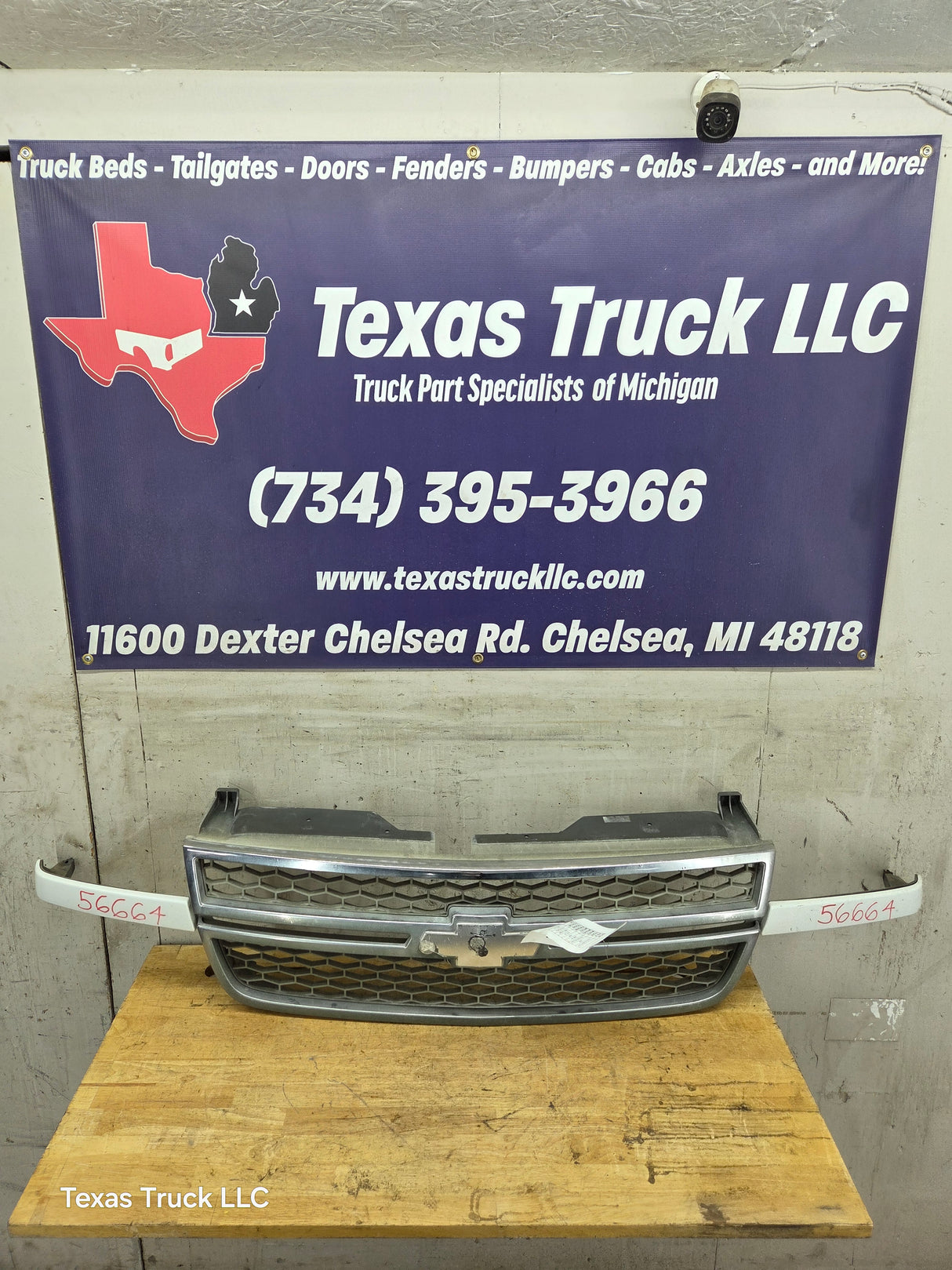 2003-2006 Chevrolet Silverado 2500 HD 3500HD 'Cateye' HD Grill OEM - Chrome